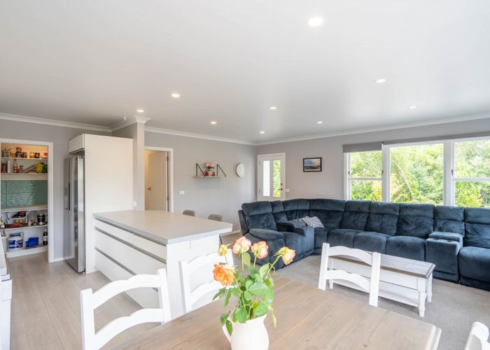 at 189 Te Moana Road, Waikanae