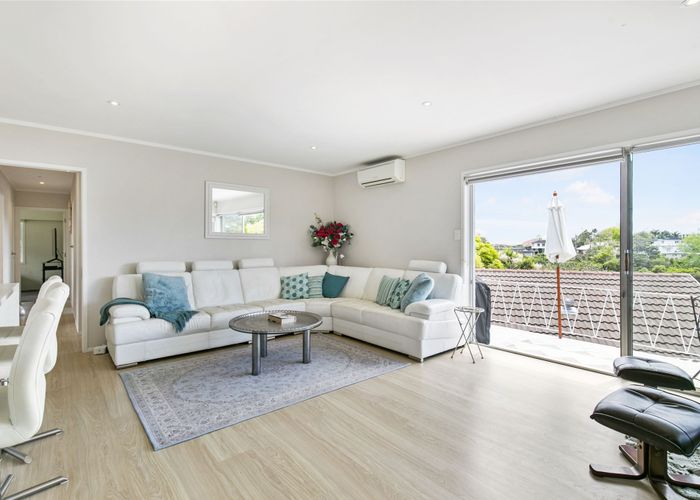  at 1/11 Charles Dickens Drive, Mellons Bay, Auckland