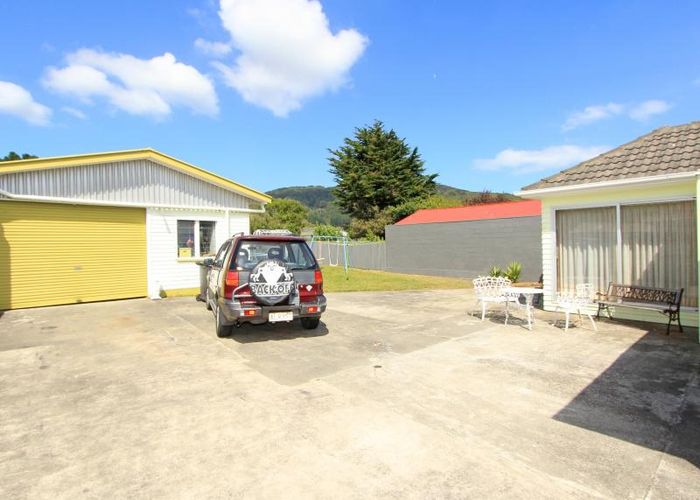  at 39 Wainuiomata Road, Wainuiomata, Lower Hutt