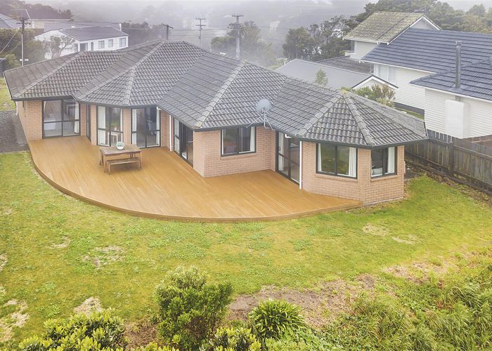  at 52 Miles Crescent, Newlands, Wellington