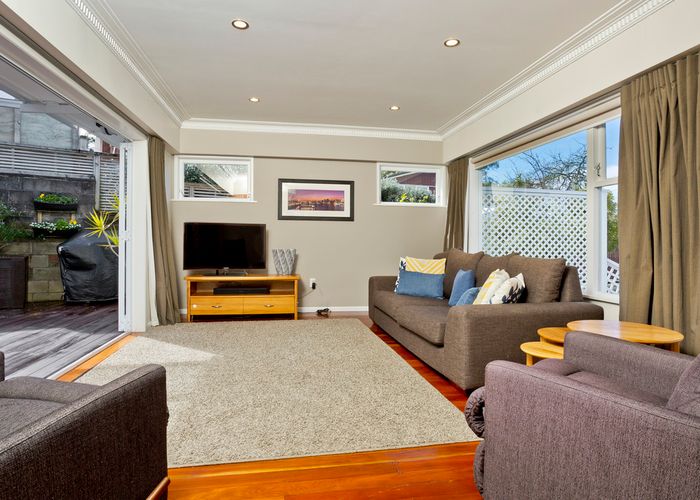  at 3 Mountbatten Avenue, Hillcrest, Auckland