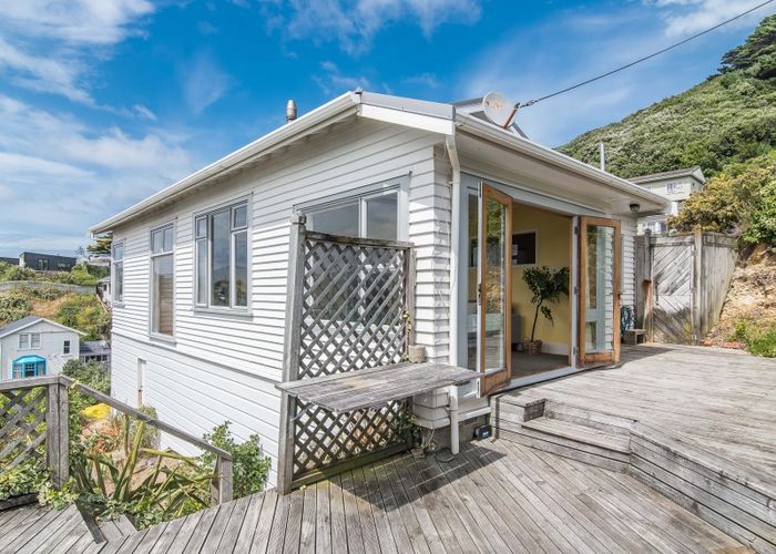  at 24 Hungerford Road, Lyall Bay, Wellington