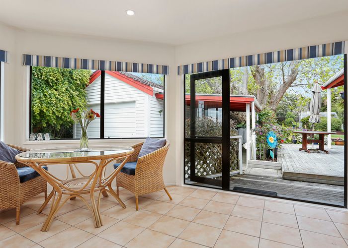  at 6 Seaside Avenue, Waterview, Auckland