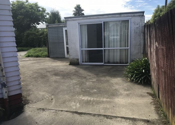  at 32 Nevada Road, Silverdale, Hamilton