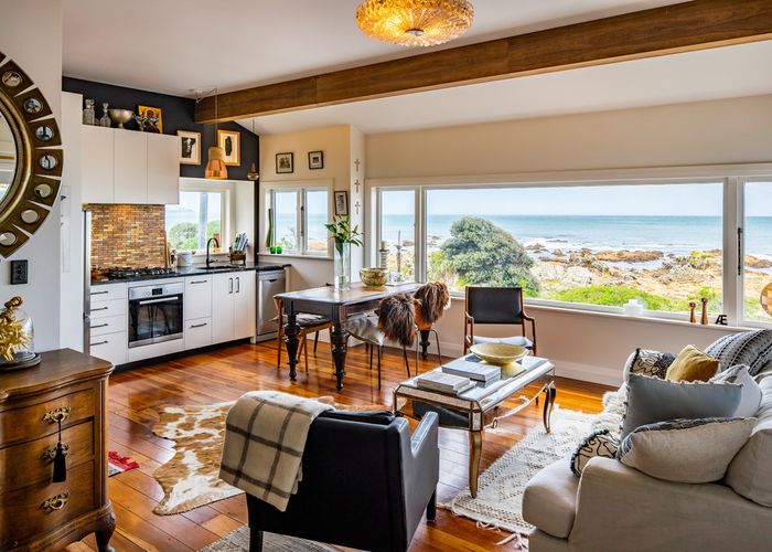  at 168 The Esplanade, Island Bay, Wellington