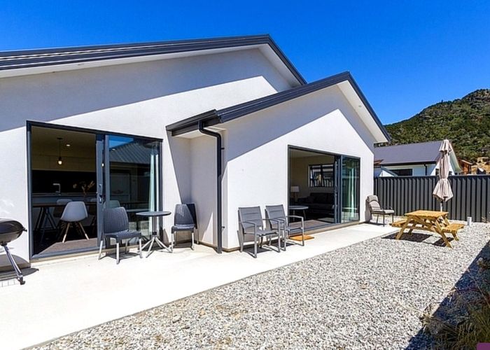  at 14A Mallard ST, ARROWTOWN
