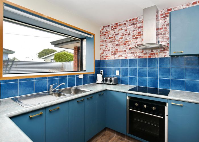  at 2/24 Tilford Street, Woolston, Christchurch