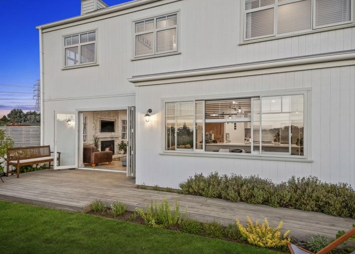  at 55 Fernbrook Drive, Hurworth, New Plymouth