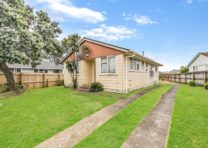  at 5 Fairey Place, Mangere, Auckland