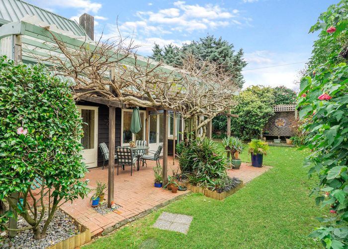  at 8 Rostrevor Avenue, Epsom, Auckland