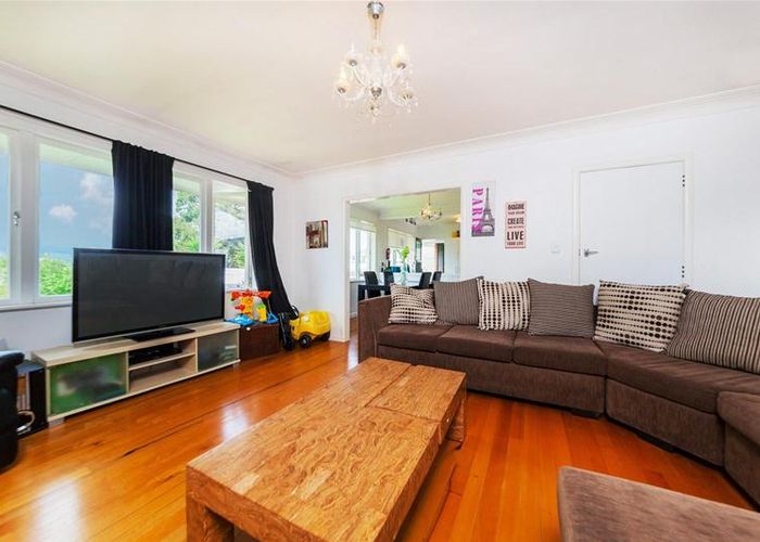  at 60 Bradbury Road, Botany Downs, Auckland