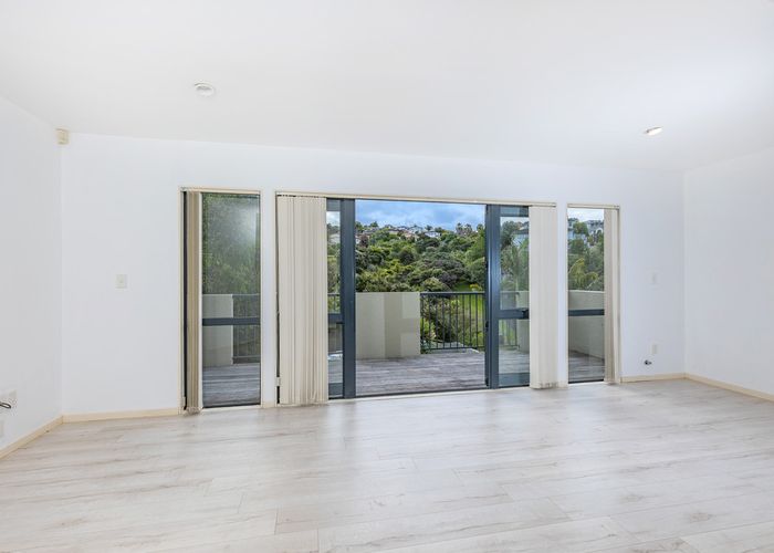  at 2/19 Langana Avenue, Browns Bay, Auckland