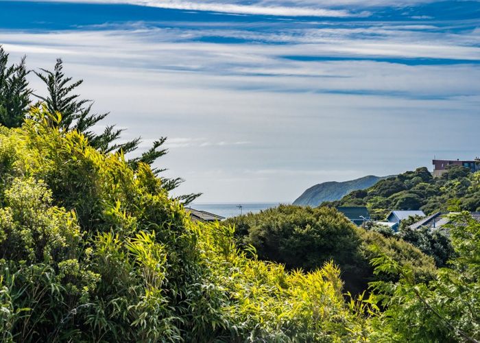  at 16 Trispen Place, Camborne, Porirua