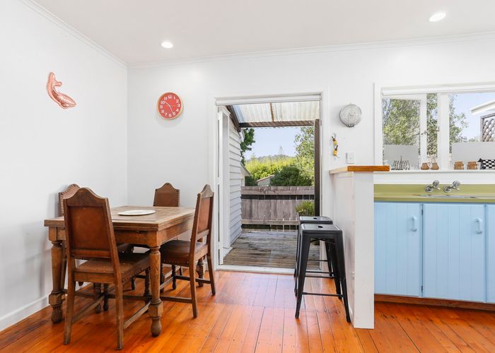  at 30 Glengarry Road, Glen Eden, Auckland
