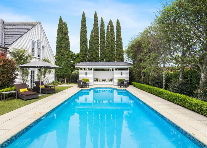 at 54 Bassett Road, Remuera, Auckland
