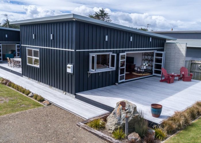  at 42A Kent Avenue, Waitarere Beach, Levin