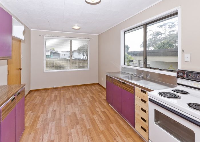  at 2/62 Sharland Avenue, Manurewa, Auckland