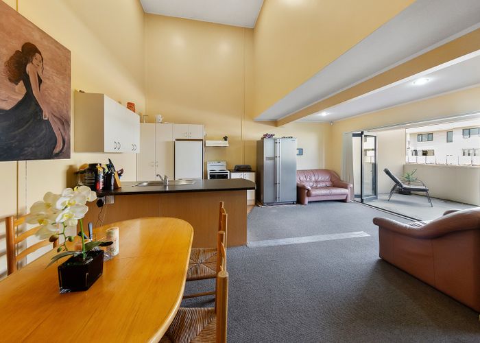  at 10/11 Jack Conway Avenue, MANUKAU, AUCKLAND