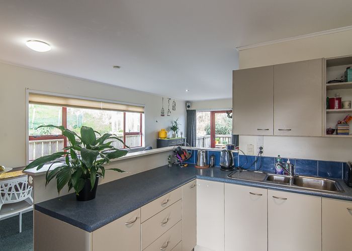  at 186 Newlands Road, Newlands, Wellington