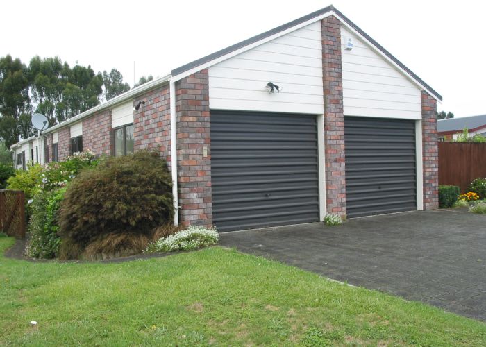  at 94 Sunnyhills Avenue, Glenview, Hamilton