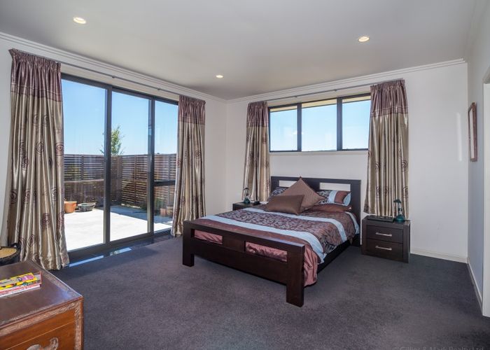  at 6 Mckenzie Way, Timberlea, Upper Hutt