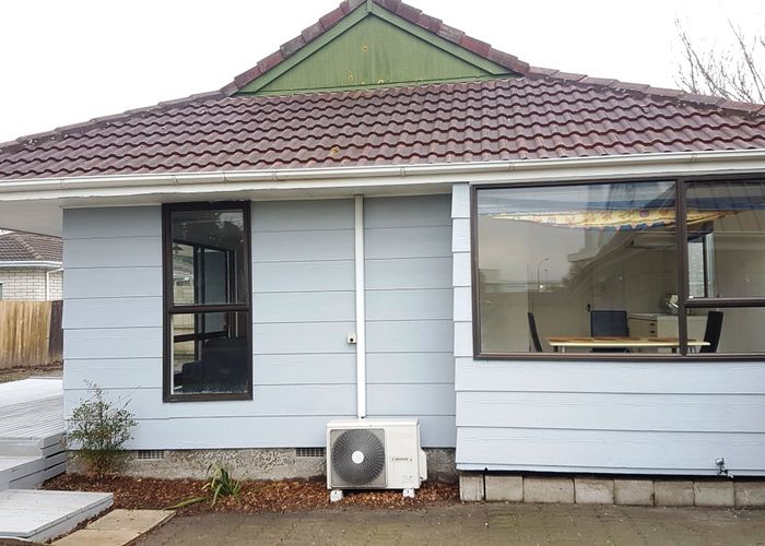  at 2/479 Wairakei Road, Burnside, Christchurch