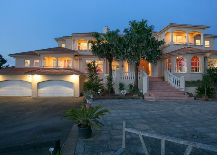  at 170 Foster Road, Temple View, Hamilton