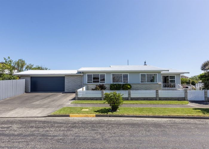  at 2 Banff Place, Tamatea, Napier