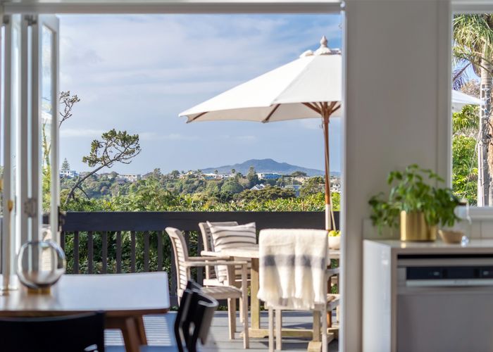  at 1/5 Lake Road, Northcote, Auckland