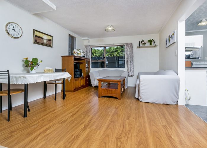  at 1/90 Lynwood Road, New Lynn, Waitakere City, Auckland