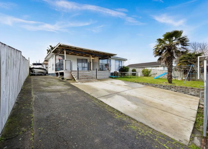  at 128 Shifnal Drive, Randwick Park, Auckland