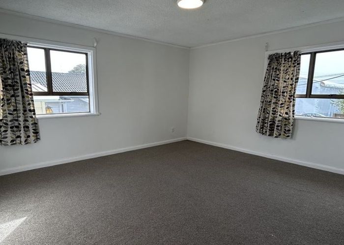  at 20 Kauri Glen, Northcote, North Shore City, Auckland