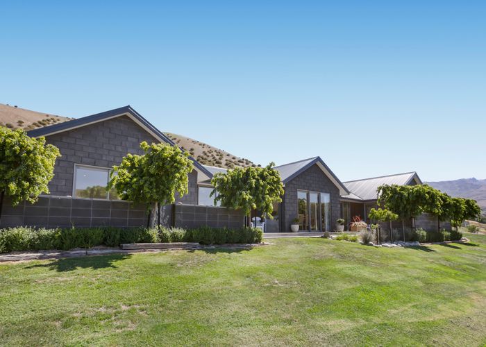  at 15 Lowburn Terrace, Lowburn