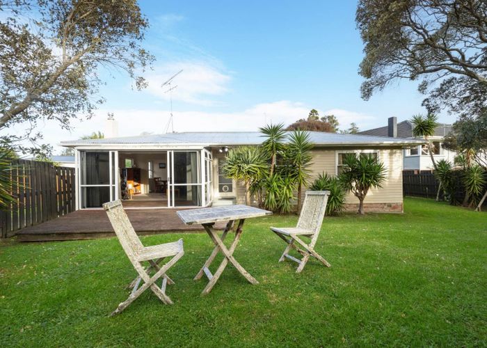  at 1/49 Hilling Street, Titirangi, Waitakere City, Auckland