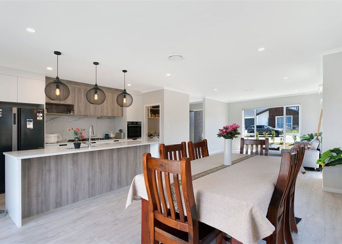  at 8 Vintry Drive, Huapai, Kumeu