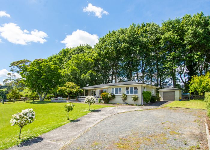  at 366 Kaitemako Road, Welcome Bay, Tauranga