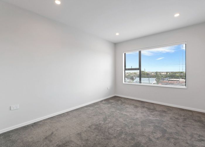 at 14/1B Egremont Street, Belmont, Auckland