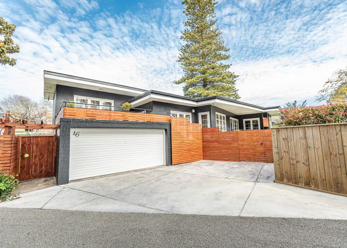  at 16 Oakland Avenue, Saint Johns Hill, Whanganui