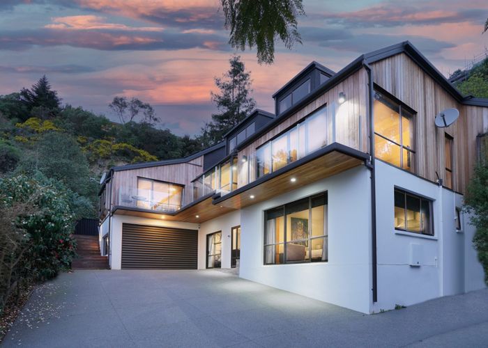  at 2 Cannon Hill Crescent, Mount Pleasant, Christchurch City, Canterbury