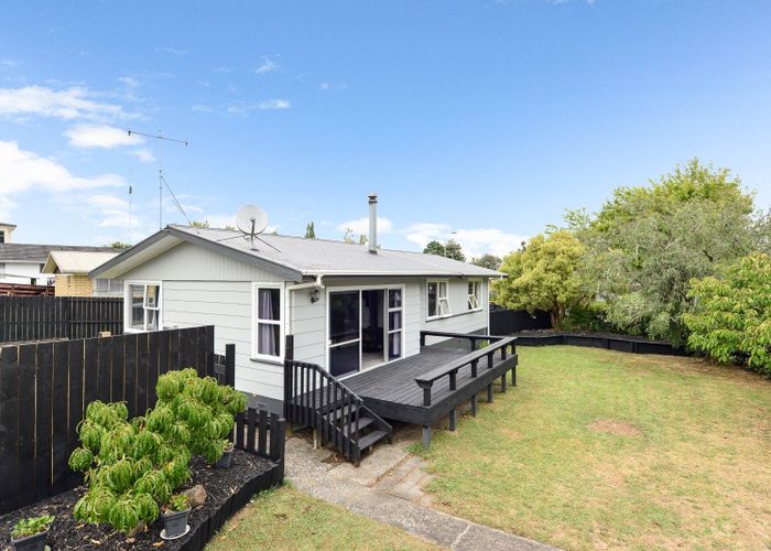  at 6 Pygmalion Place, Dinsdale, Hamilton