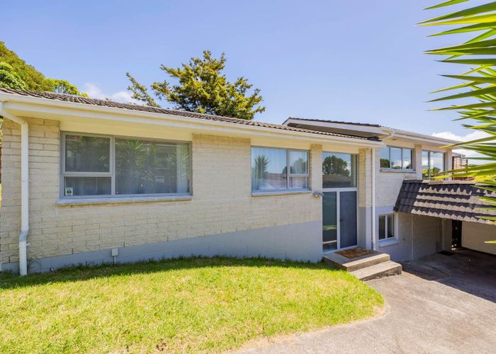  at 24 Shanaway Rise, Hillcrest, North Shore City, Auckland