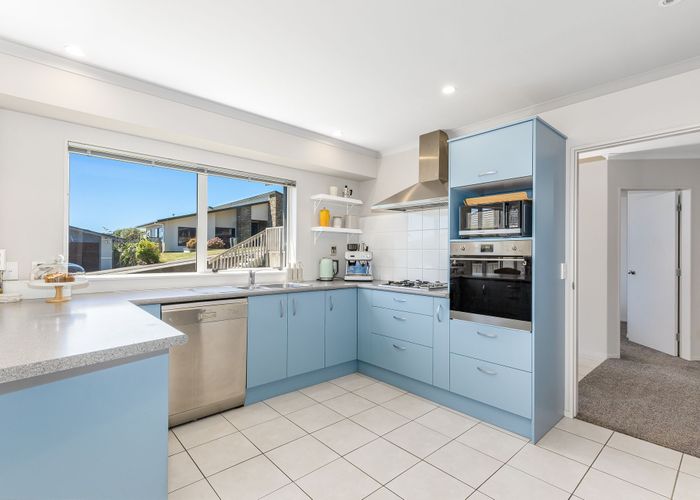  at 31 Aspiring Terrace, Aotea, Porirua, Wellington