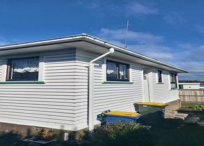  at 72 Sylvan Crescent, Te Atatu South, Waitakere City, Auckland
