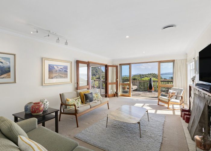  at 15 Kotari Road, Days Bay, Lower Hutt