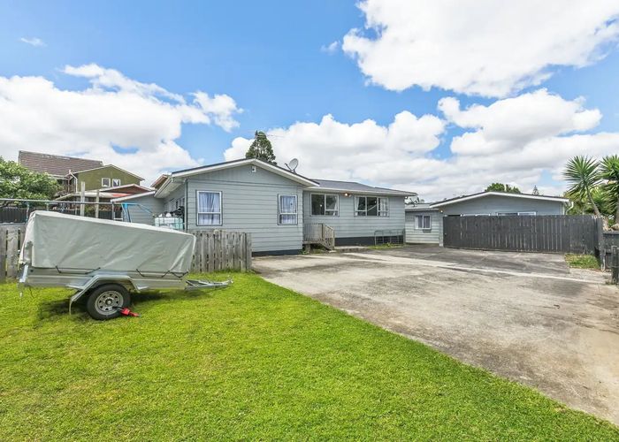  at 326 Roscommon Road, Clendon Park, Auckland