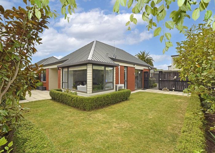  at 2/6 Gatonby Place, Avonhead, Christchurch