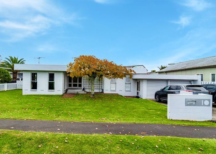  at 10 Storey Avenue, Forest Lake, Hamilton, Waikato
