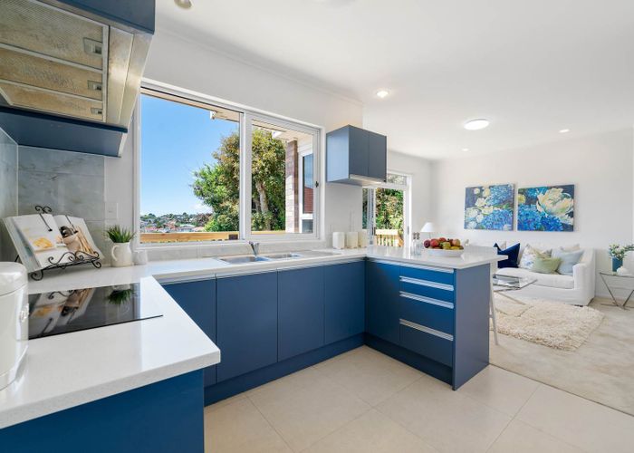  at 2/52 Simmental Crescent, Somerville, Manukau