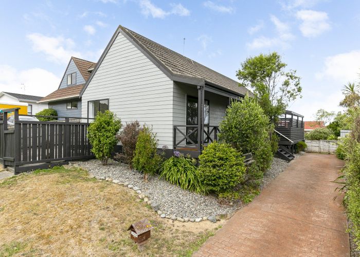  at 106B Montgomery Avenue, Karori, Wellington