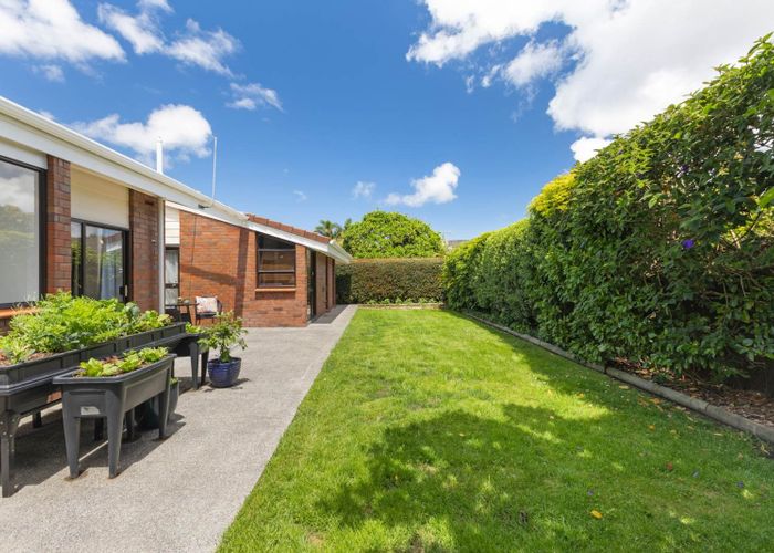  at 2/48 Fairview Road, Papatoetoe, Manukau City, Auckland